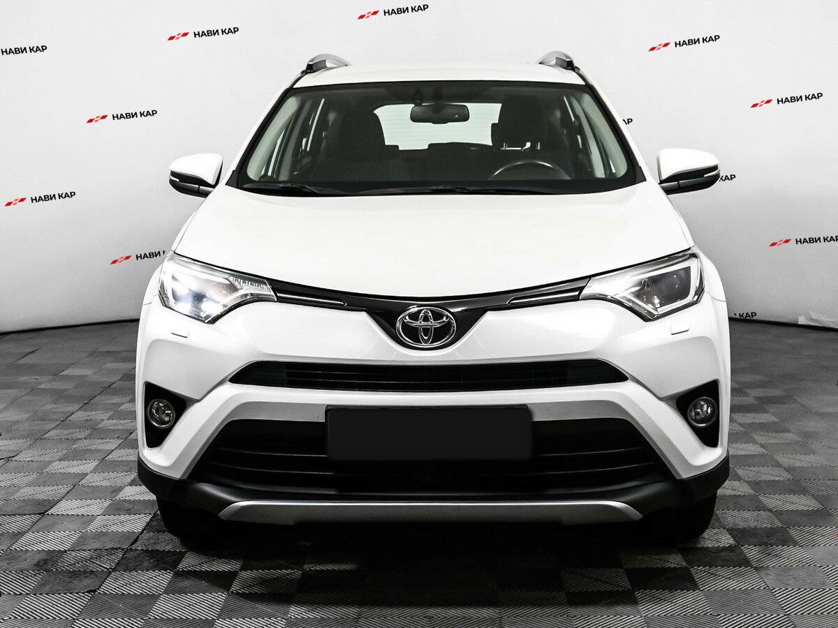 Toyota RAV4 с пробегом — 2017 год. Фото: #1