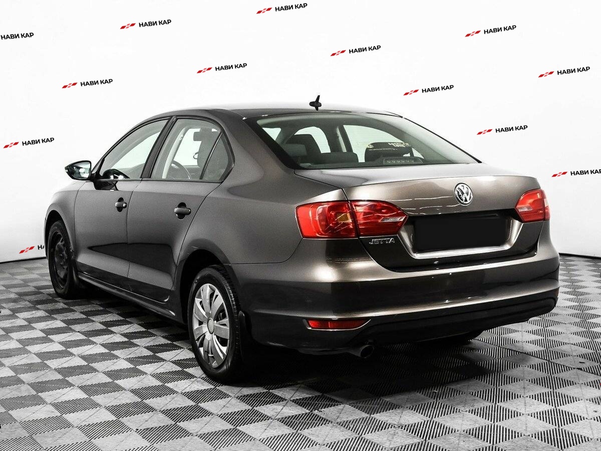 Volkswagen Jetta с пробегом — 2013 год. Фото: #6