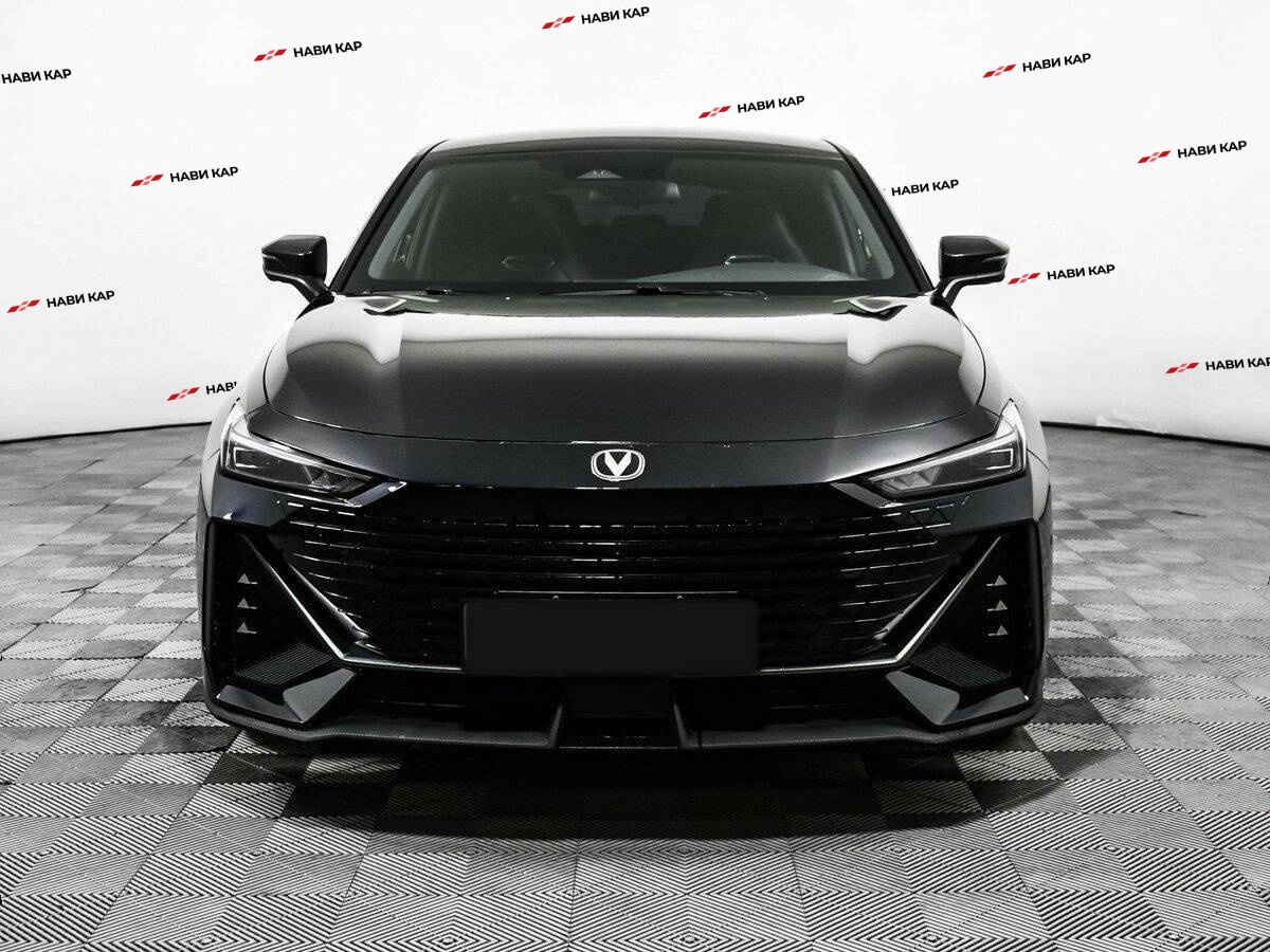 Changan UNI-V с пробегом — 2024 год. Фото: #1