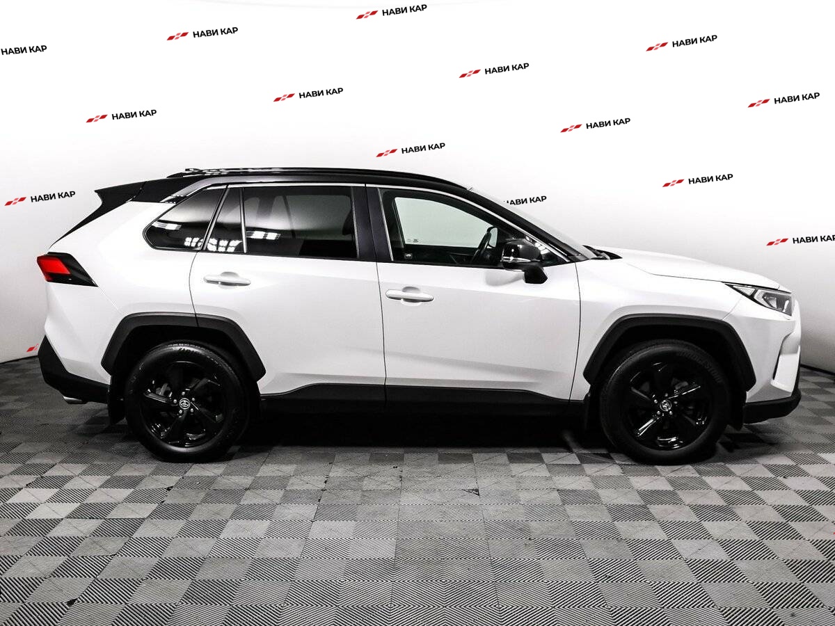 Toyota RAV4 с пробегом — 2021 год. Фото: #3