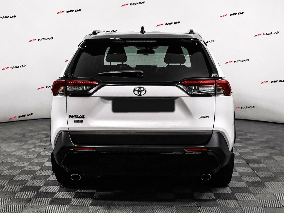 Toyota RAV4 с пробегом — 2021 год. Фото: #5