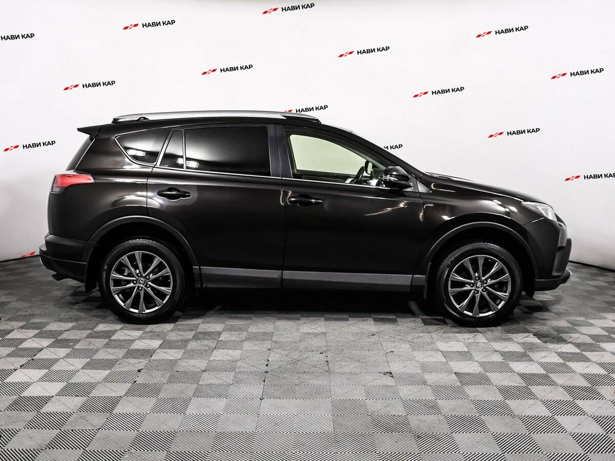 Toyota RAV4 с пробегом — 2015 год. Фото: #3
