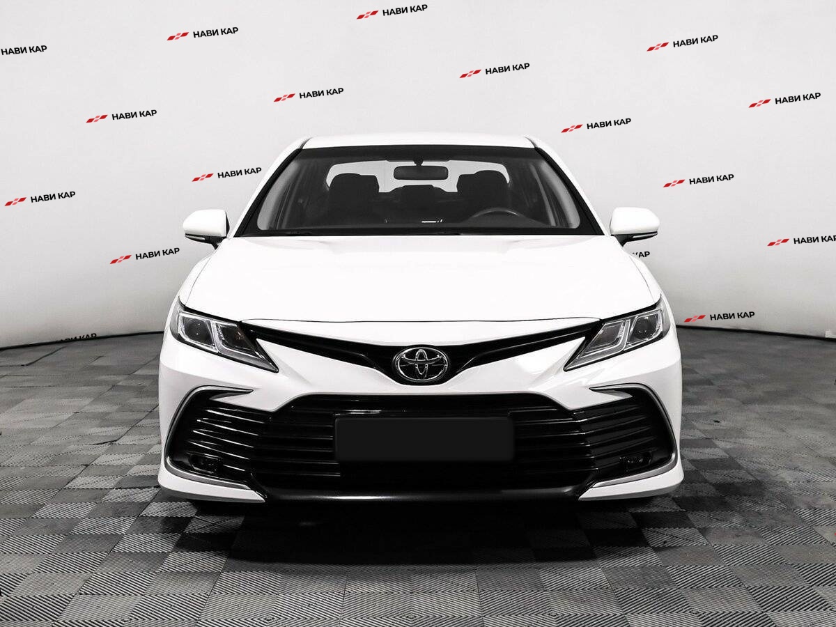 Toyota Camry с пробегом — 2021 год. Фото: #1