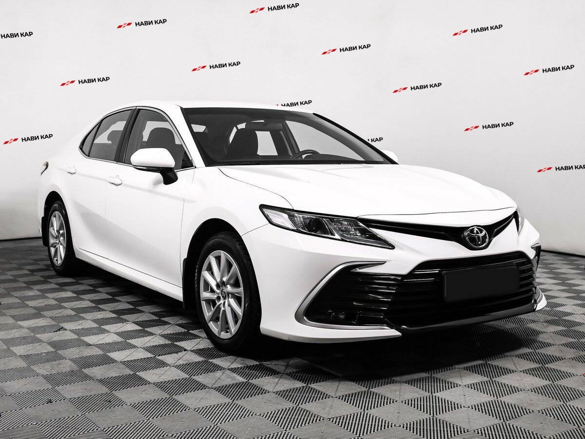 Toyota Camry с пробегом — 2021 год. Фото: #2