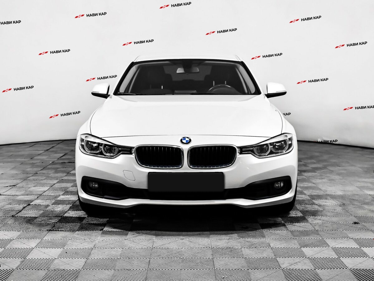 BMW 3 серии с пробегом — 2017 год. Фото: #1