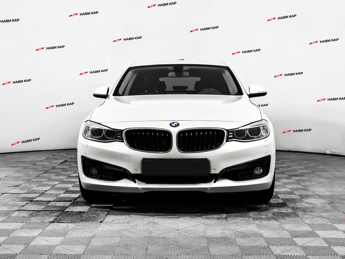 BMW 3 серии с пробегом — 2015 год. Фото: #1