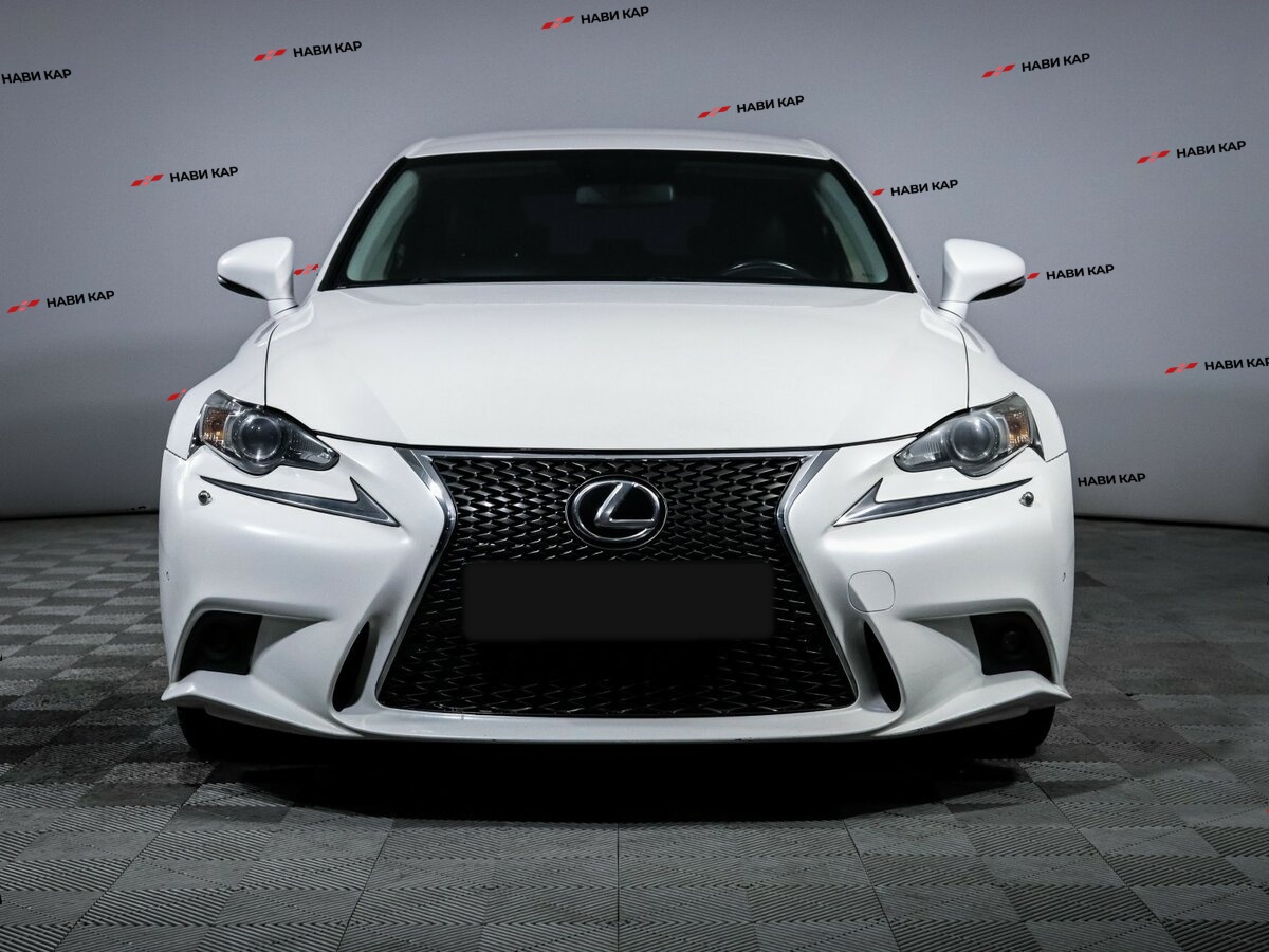 Lexus IS с пробегом — 2013 год. Фото: #1