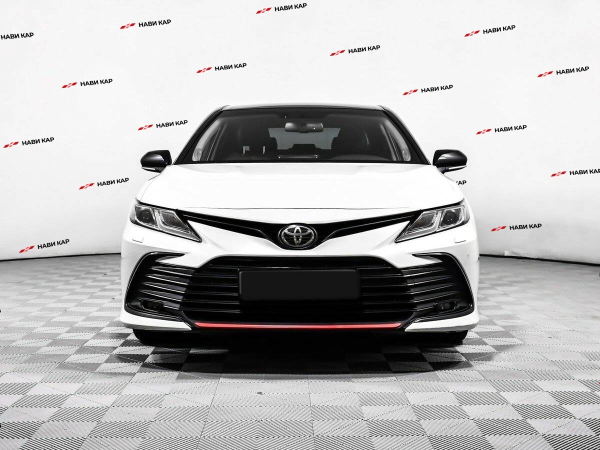 Toyota Camry с пробегом — 2021 год. Фото: #1
