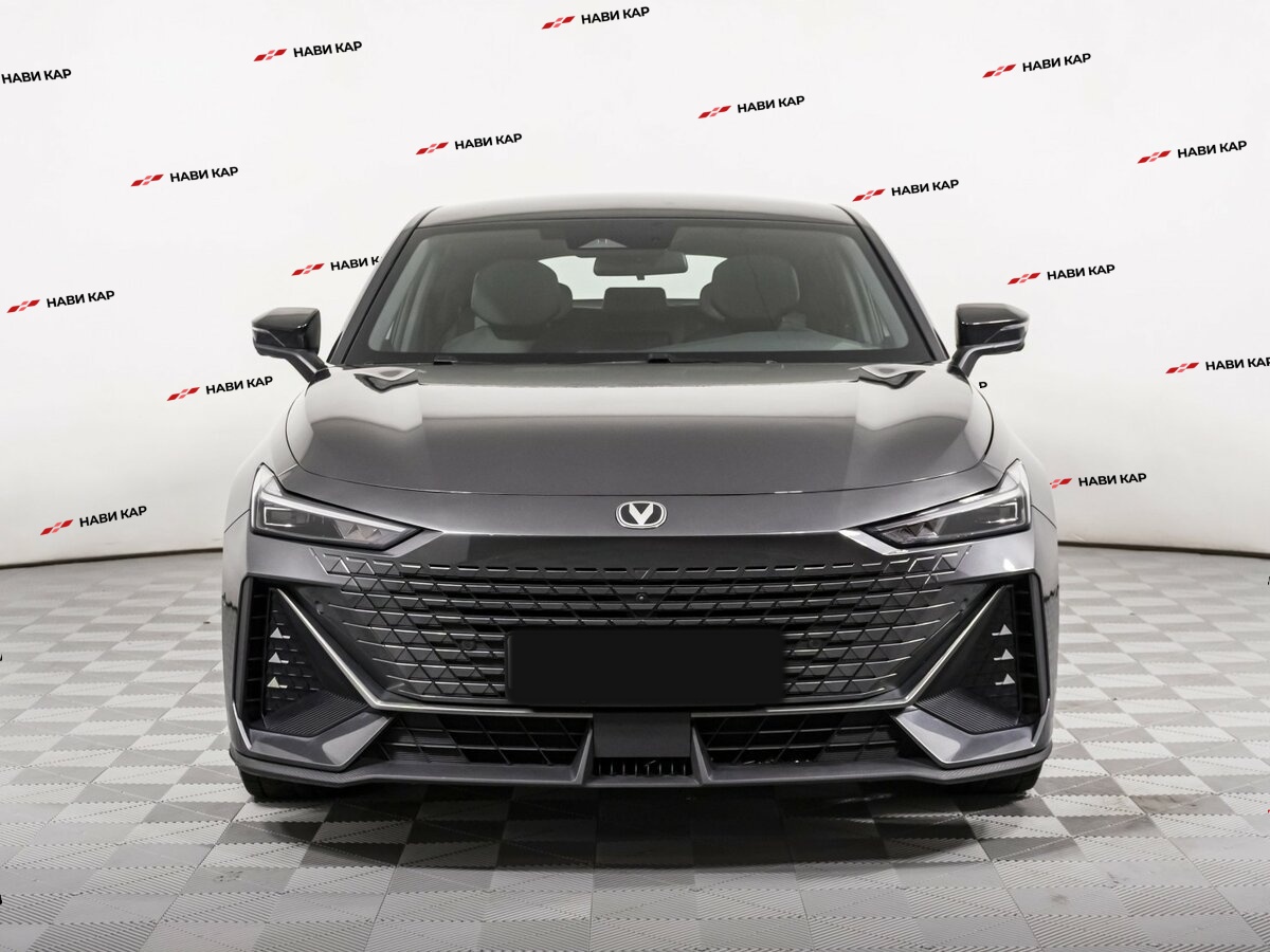 Changan UNI-V с пробегом — 2023 год. Фото: #1