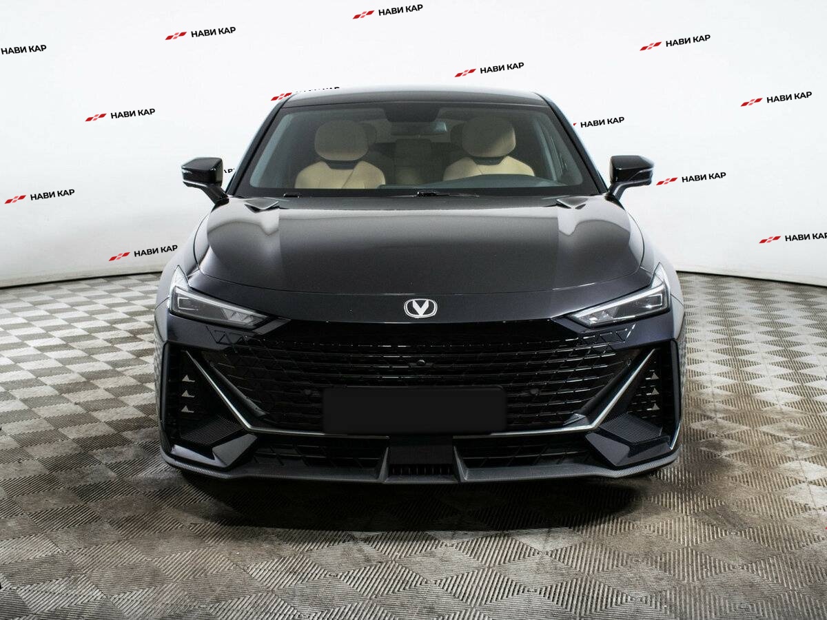 Changan UNI-V с пробегом — 2022 год. Фото: #1