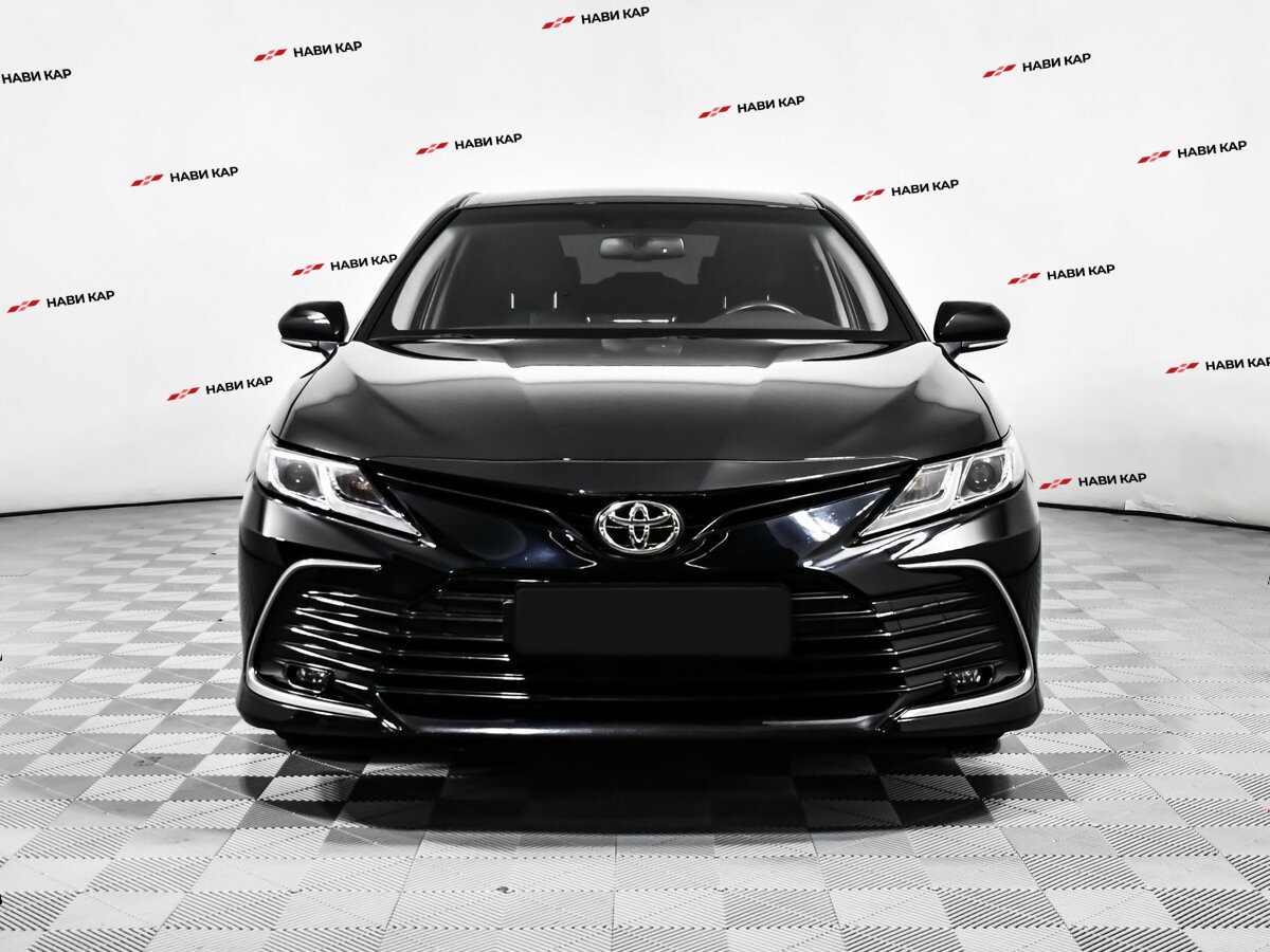 Toyota Camry с пробегом — 2021 год. Фото: #1