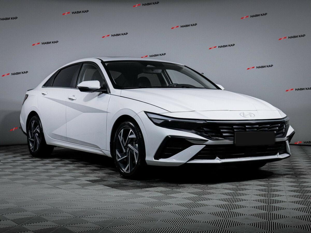 Hyundai Elantra с пробегом — 2024 год. Фото: #2