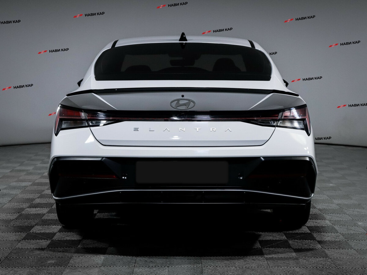 Hyundai Elantra с пробегом — 2024 год. Фото: #4