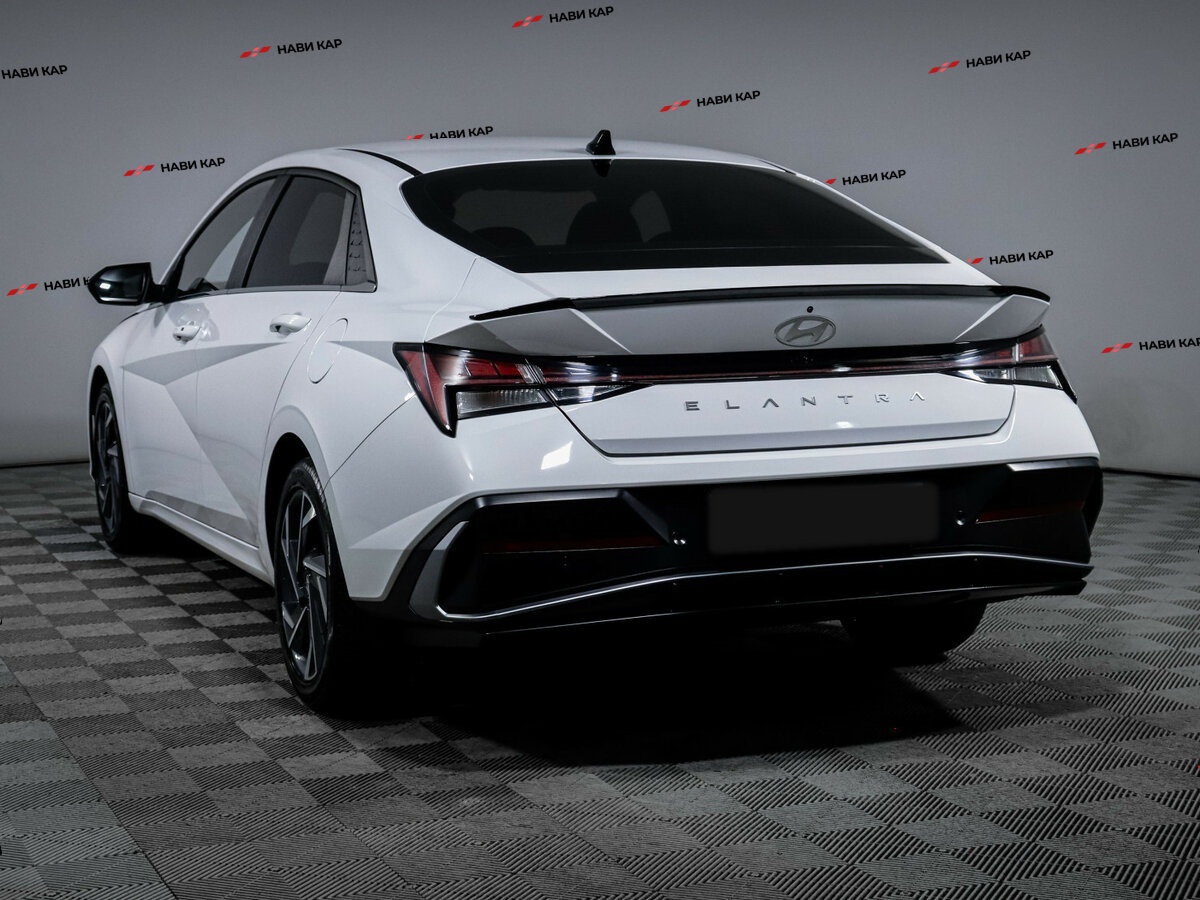 Hyundai Elantra с пробегом — 2024 год. Фото: #5