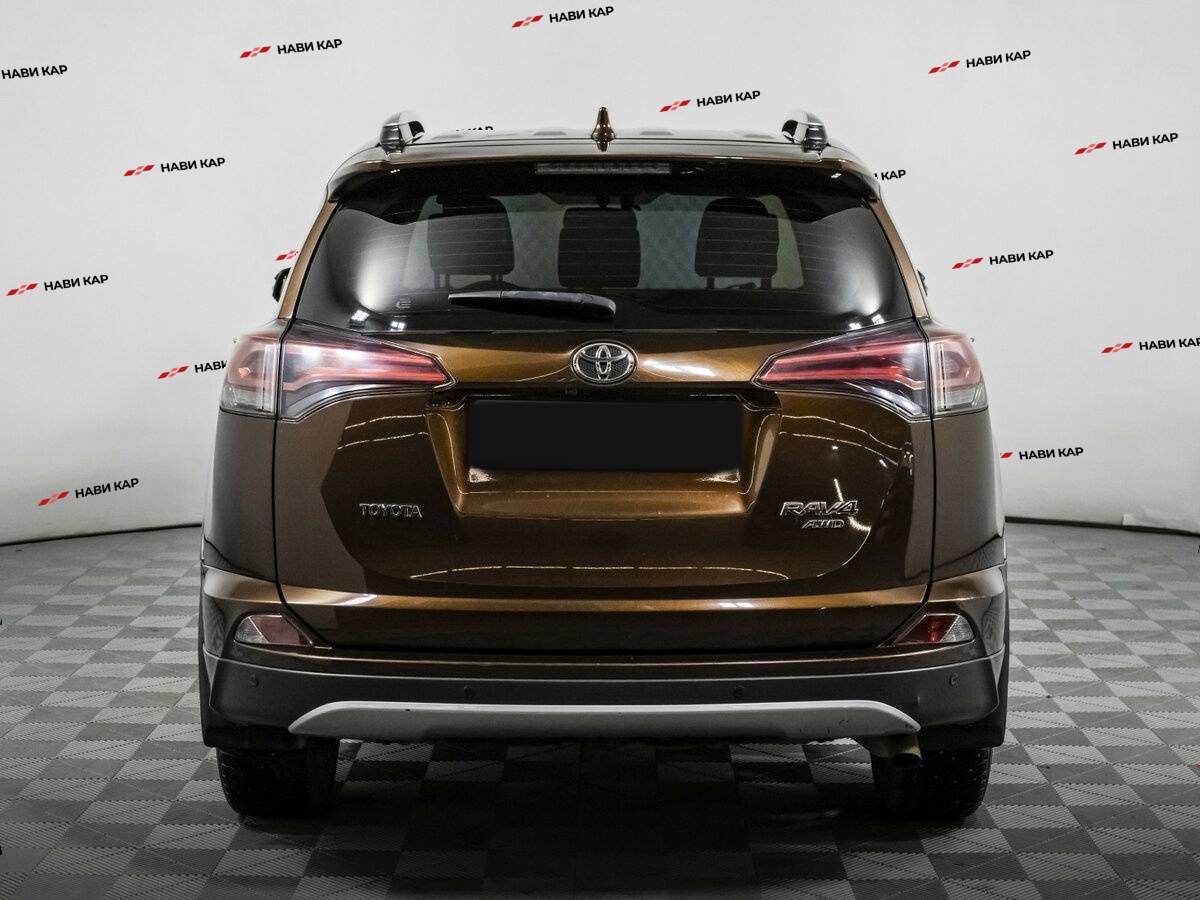 Toyota RAV4 с пробегом — 2017 год. Фото: #4