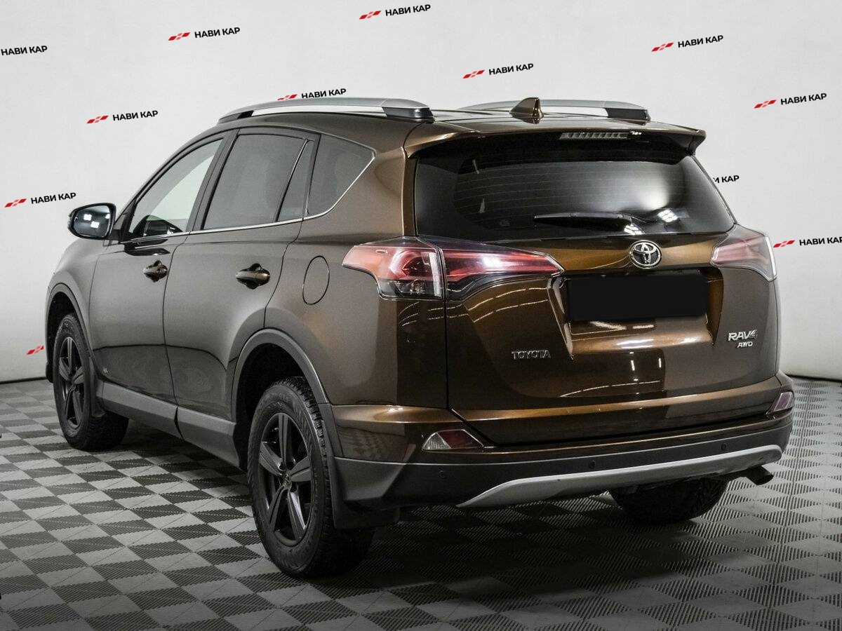 Toyota RAV4 с пробегом — 2017 год. Фото: #5