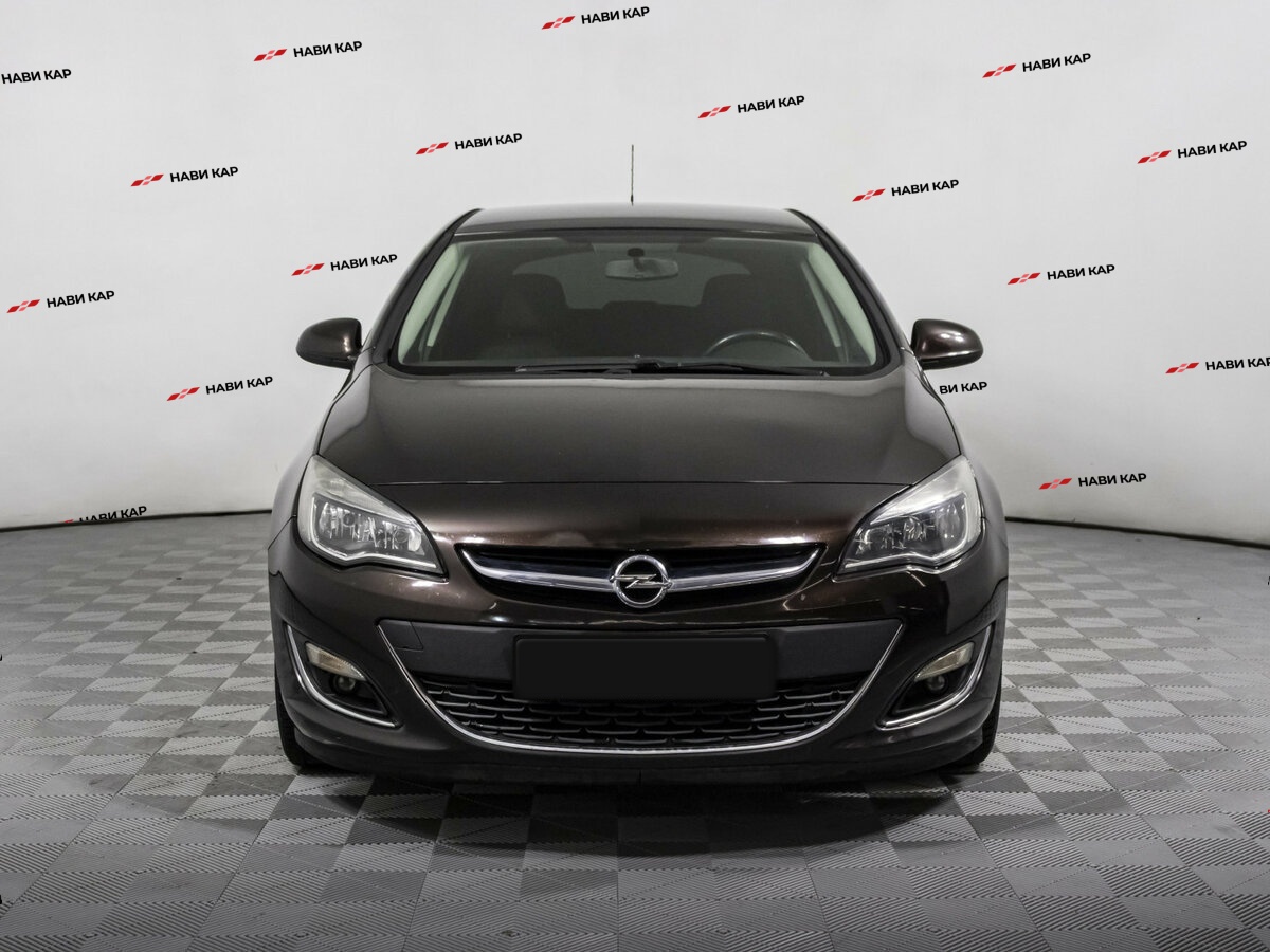 Opel Astra с пробегом — 2013 год. Фото: #1