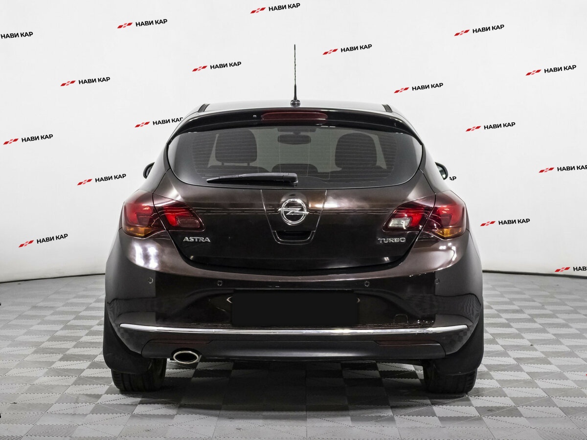 Opel Astra с пробегом — 2013 год. Фото: #5
