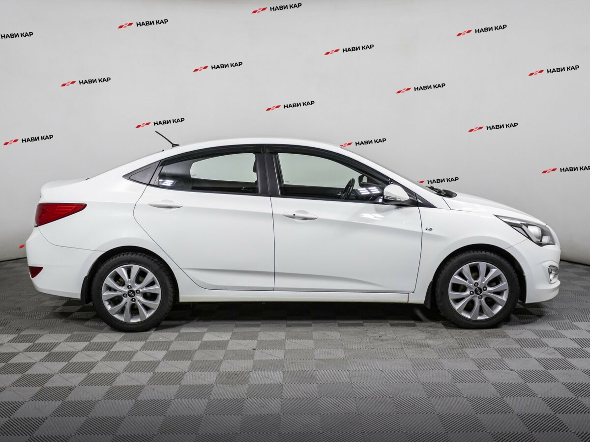 Hyundai Solaris с пробегом — 2015 год. Фото: #3