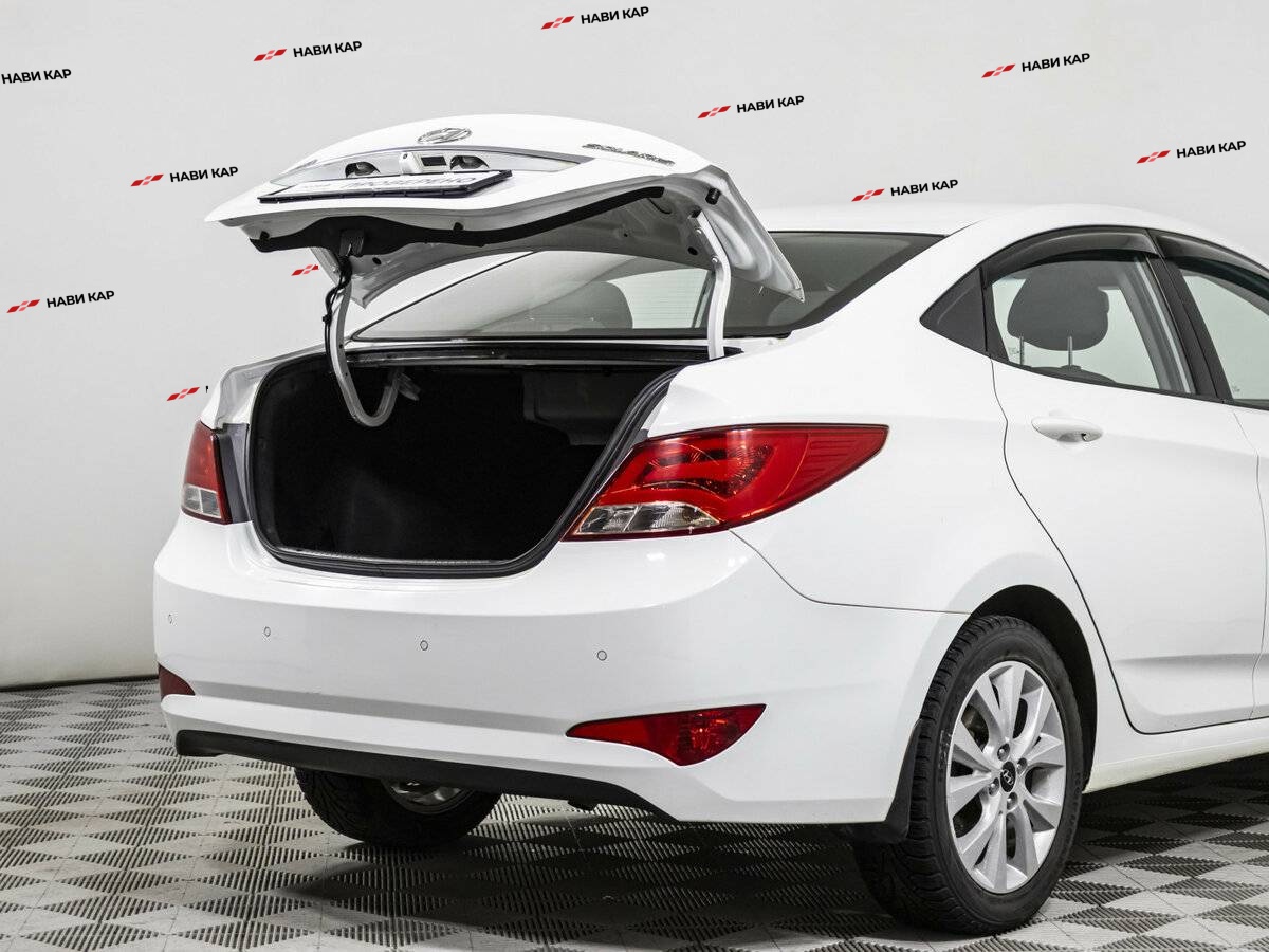 Hyundai Solaris с пробегом — 2015 год. Фото: #15