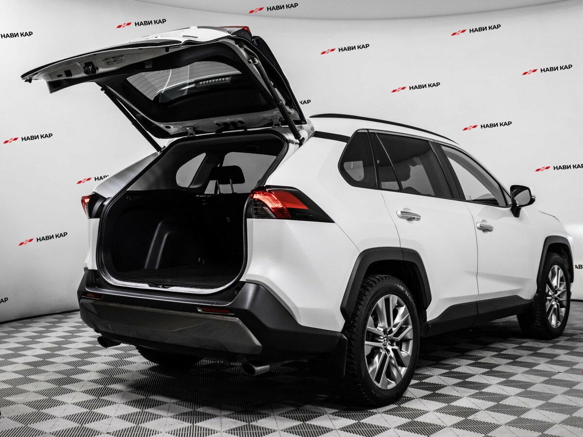 Toyota RAV4 с пробегом — 2019 год. Фото: #12