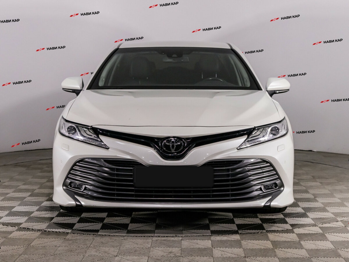 Toyota Camry с пробегом — 2019 год. Фото: #1