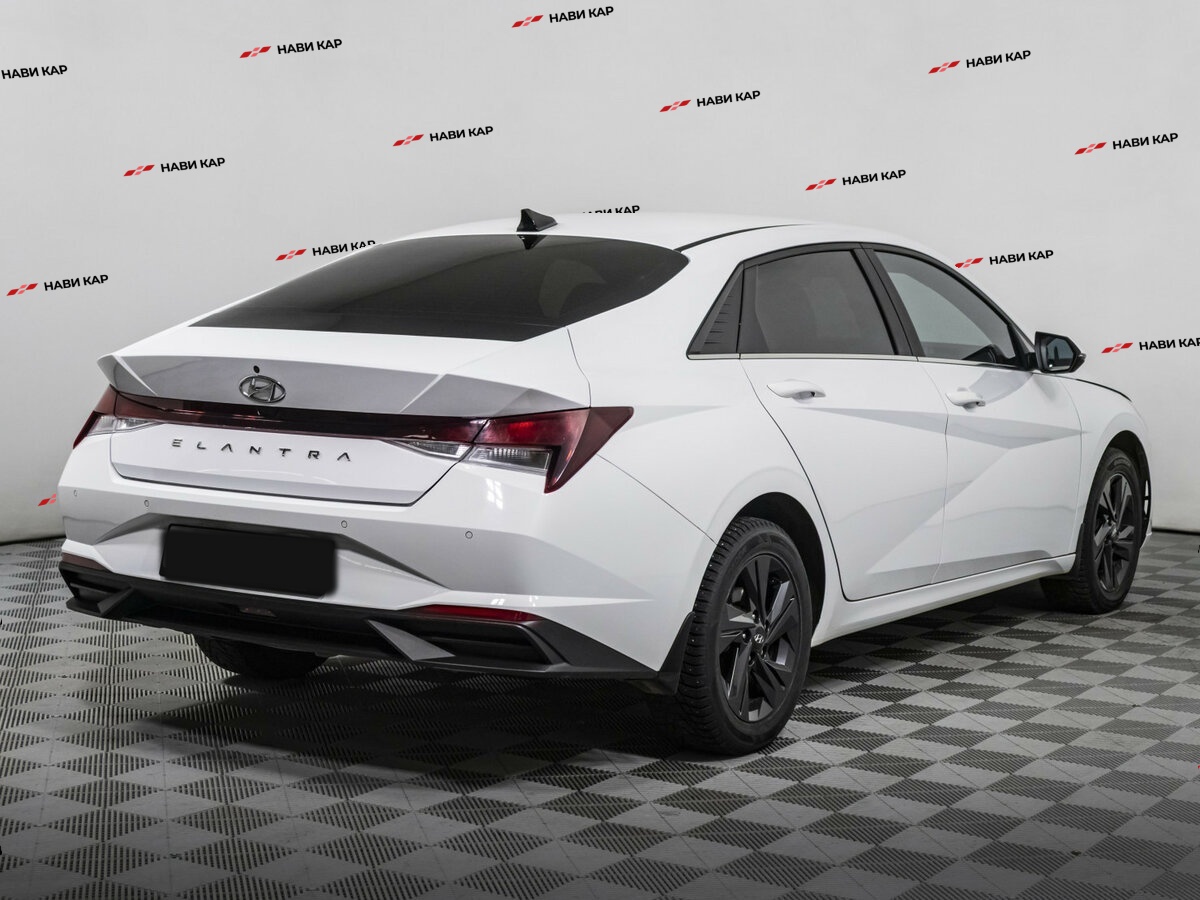 Hyundai Elantra с пробегом — 2021 год. Фото: #4