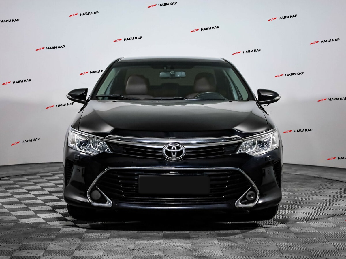 Toyota Camry с пробегом — 2017 год. Фото: #1