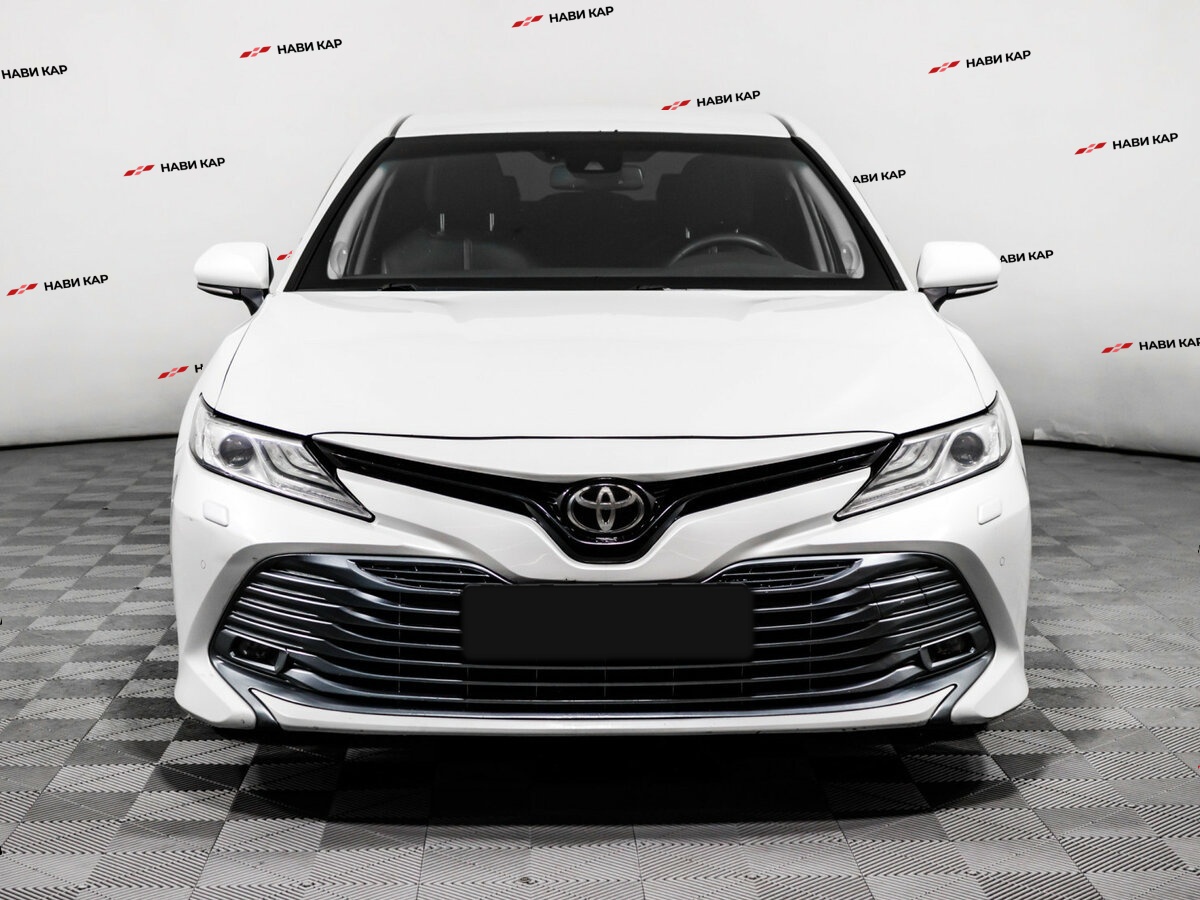 Toyota Camry с пробегом — 2019 год. Фото: #1