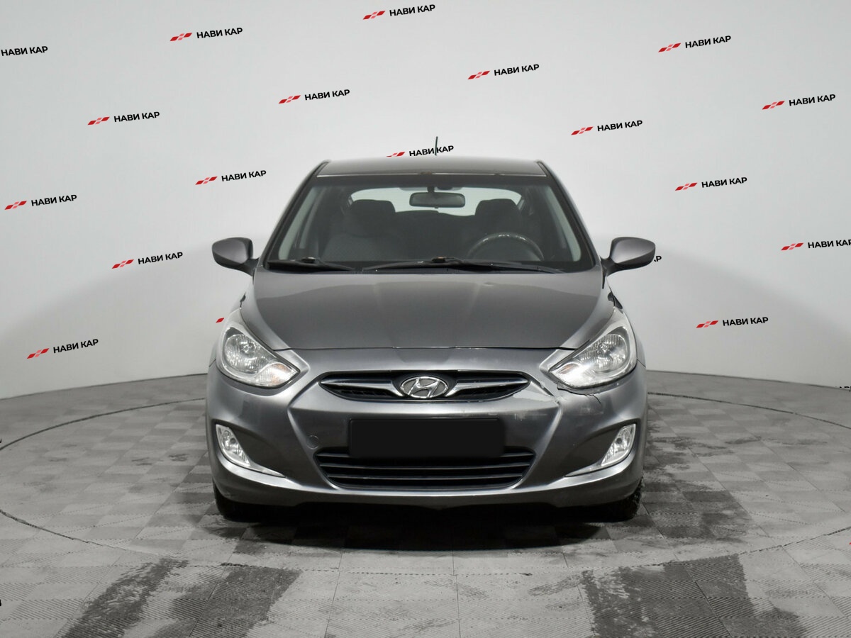 Hyundai Solaris с пробегом — 2012 год. Фото: #1