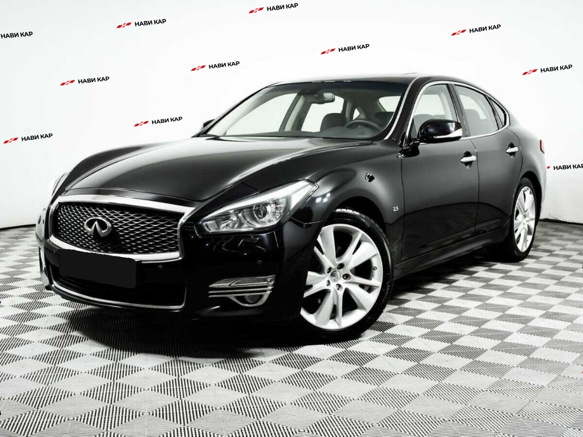 Infiniti Q70