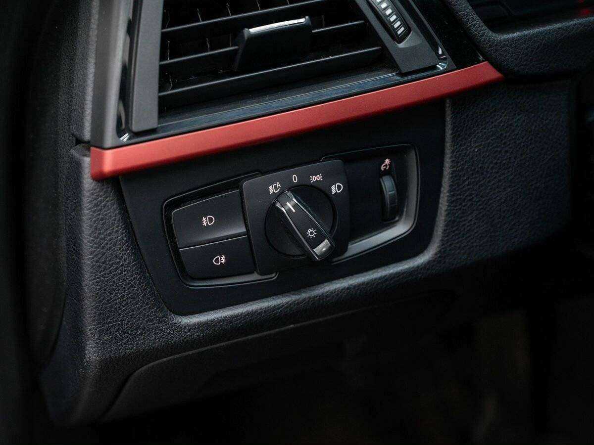 BMW 3 серии с пробегом — 2013 год. Фото: #18