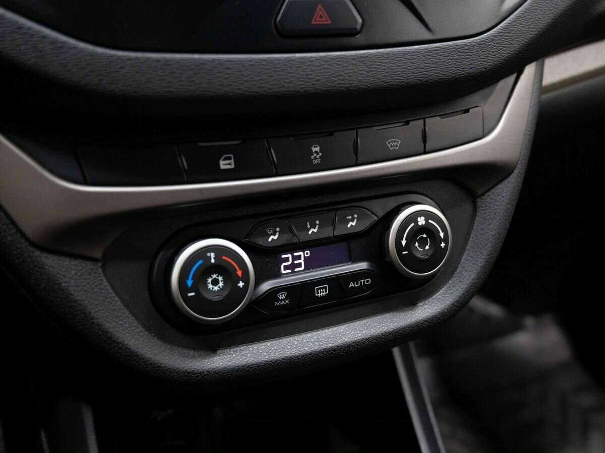 Lada (ВАЗ) Vesta с пробегом — 2018 год. Фото: #22