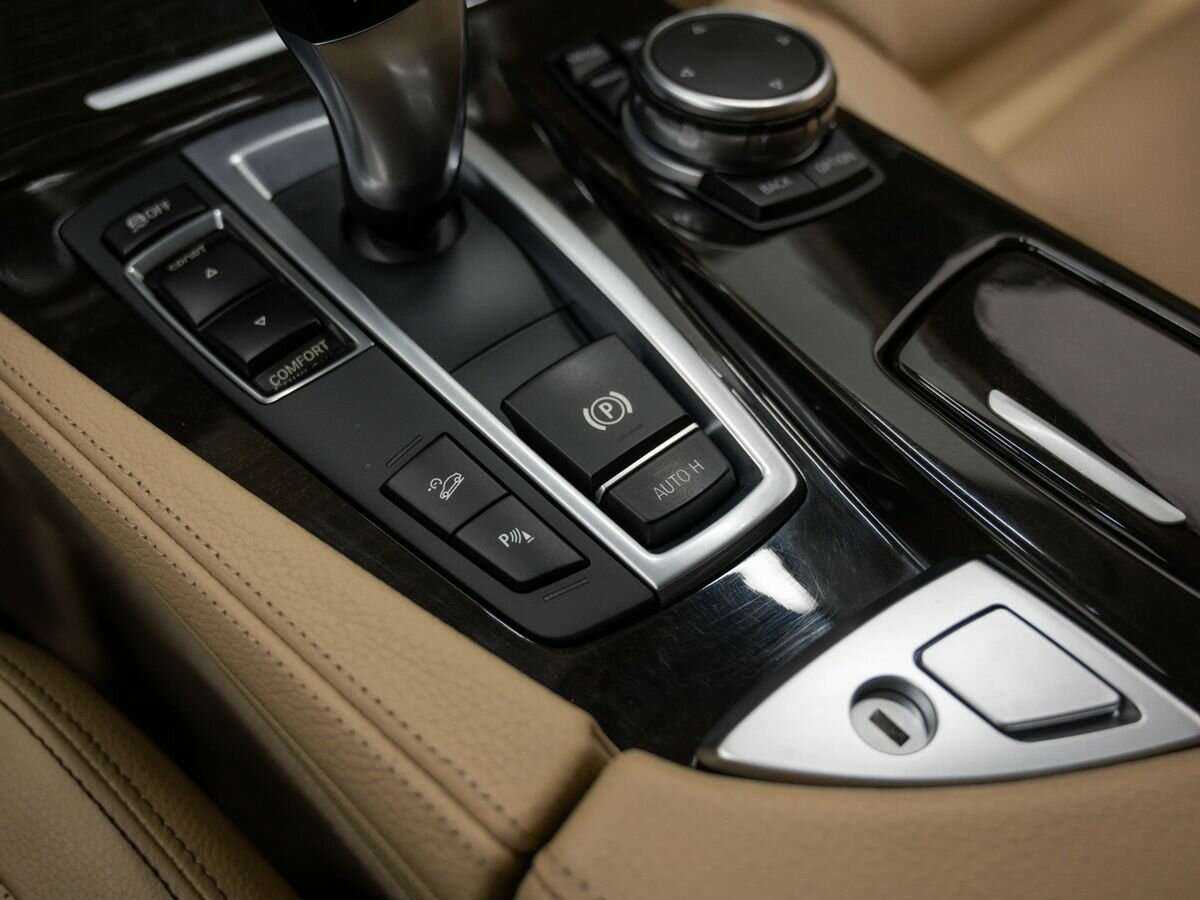 BMW 5 серии с пробегом — 2015 год. Фото: #20