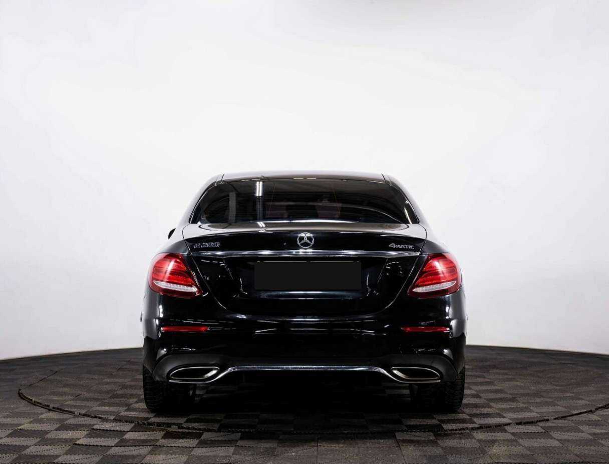 Mercedes-Benz E-Класс с пробегом — 2017 год. Фото: #4