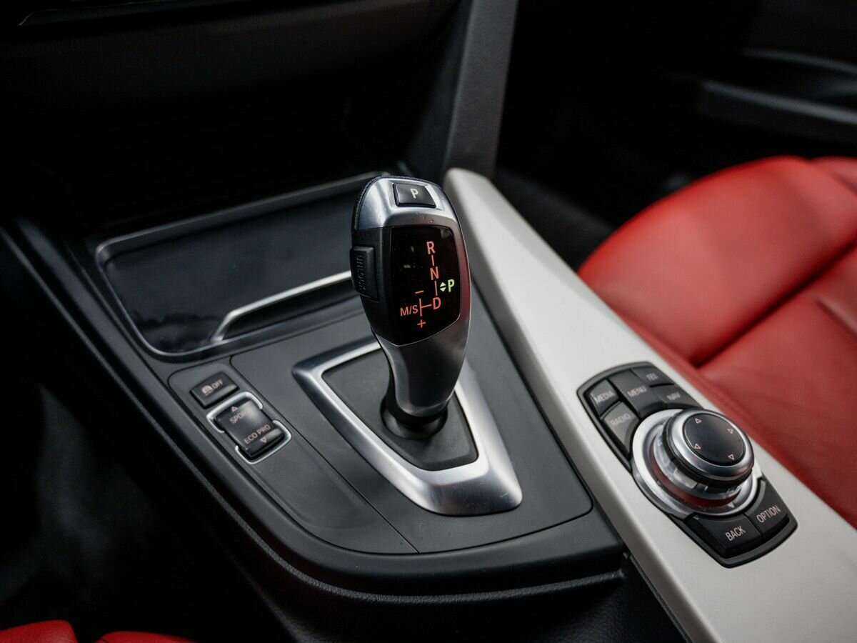 BMW 3 серии с пробегом — 2015 год. Фото: #17