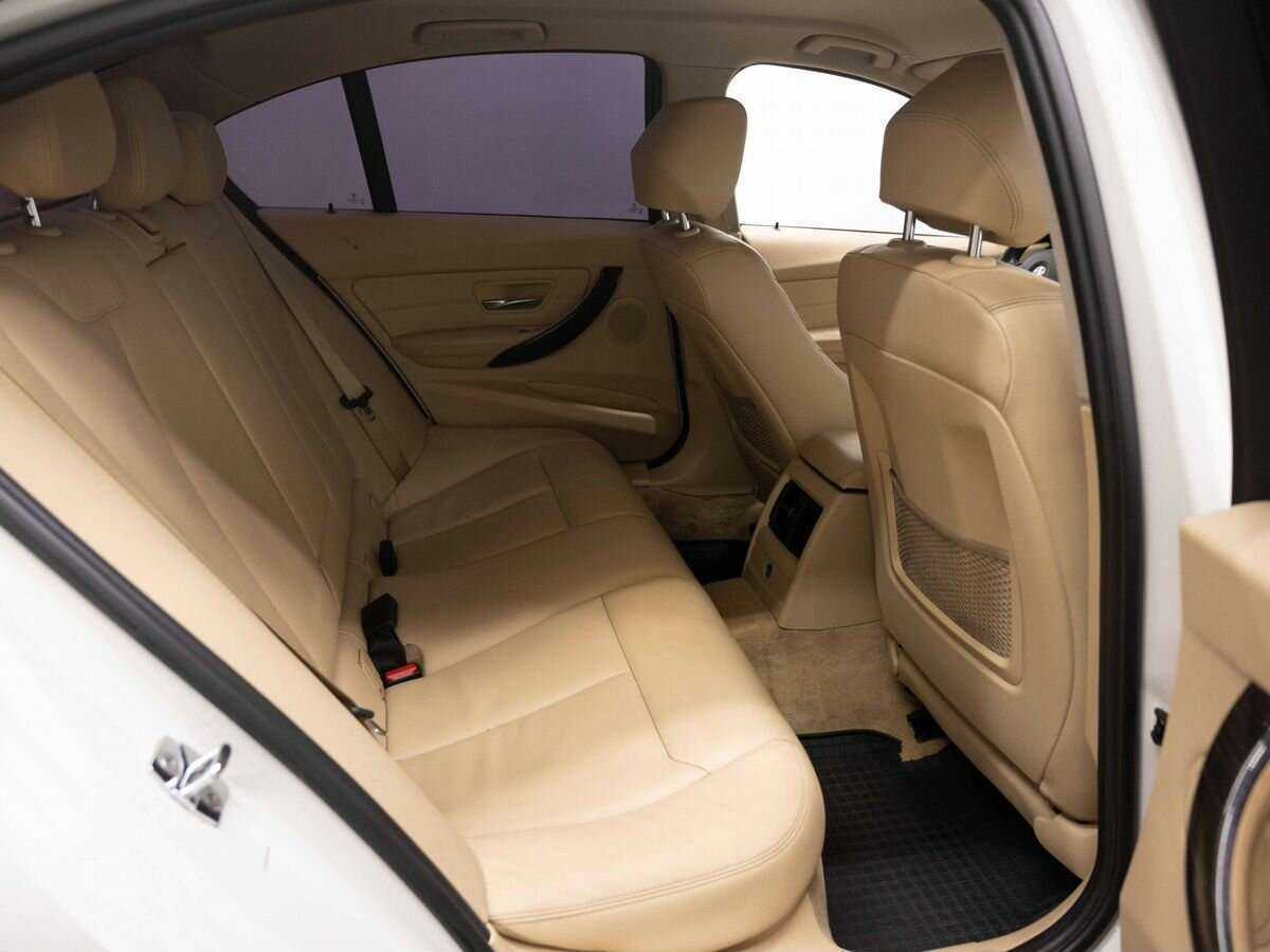 BMW 3 серии с пробегом — 2012 год. Фото: #9