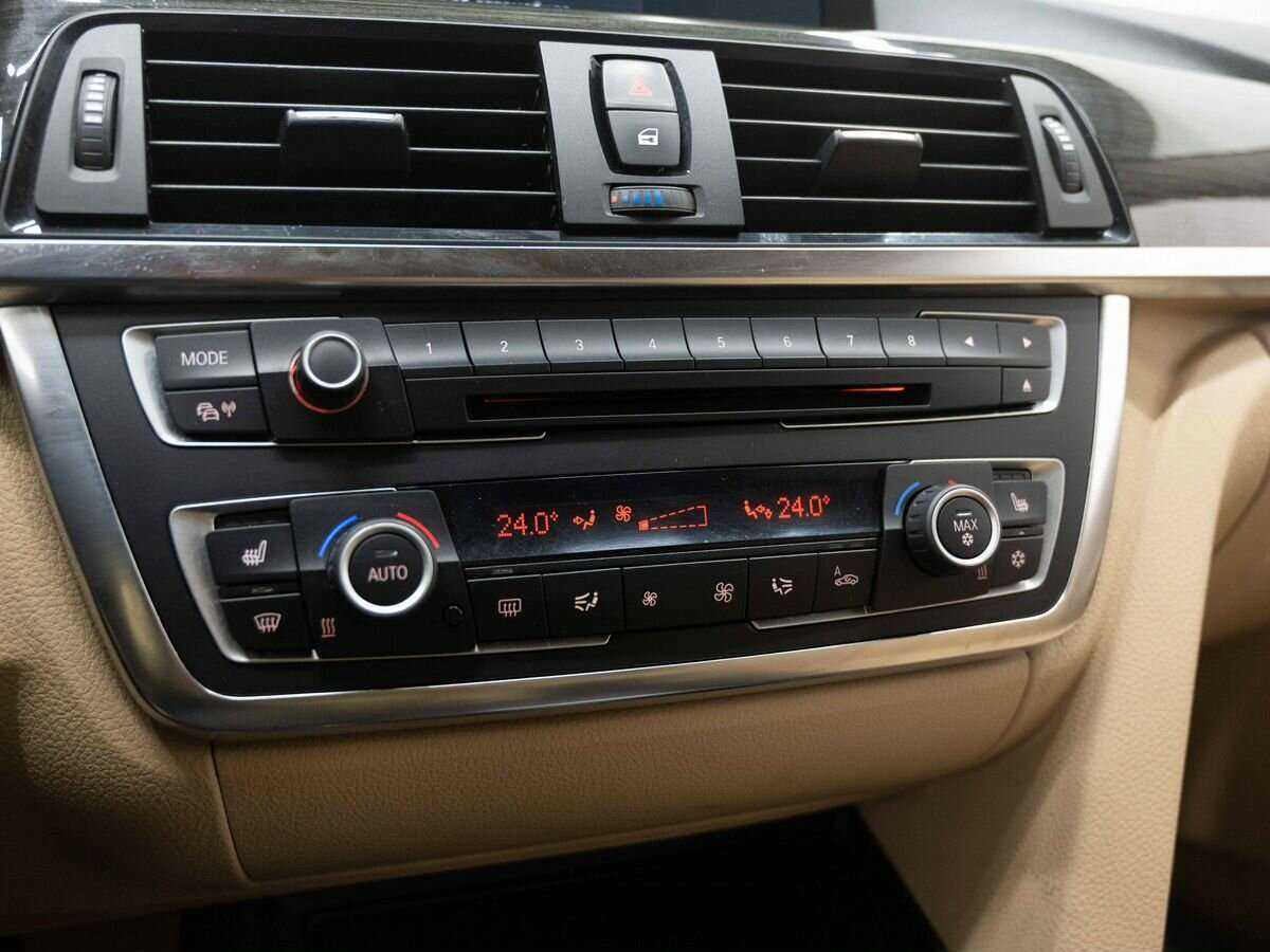 BMW 3 серии с пробегом — 2012 год. Фото: #22