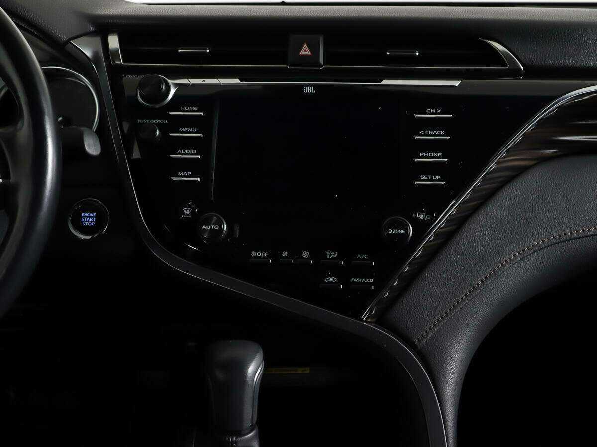 Toyota Camry с пробегом — 2020 год. Фото: #9