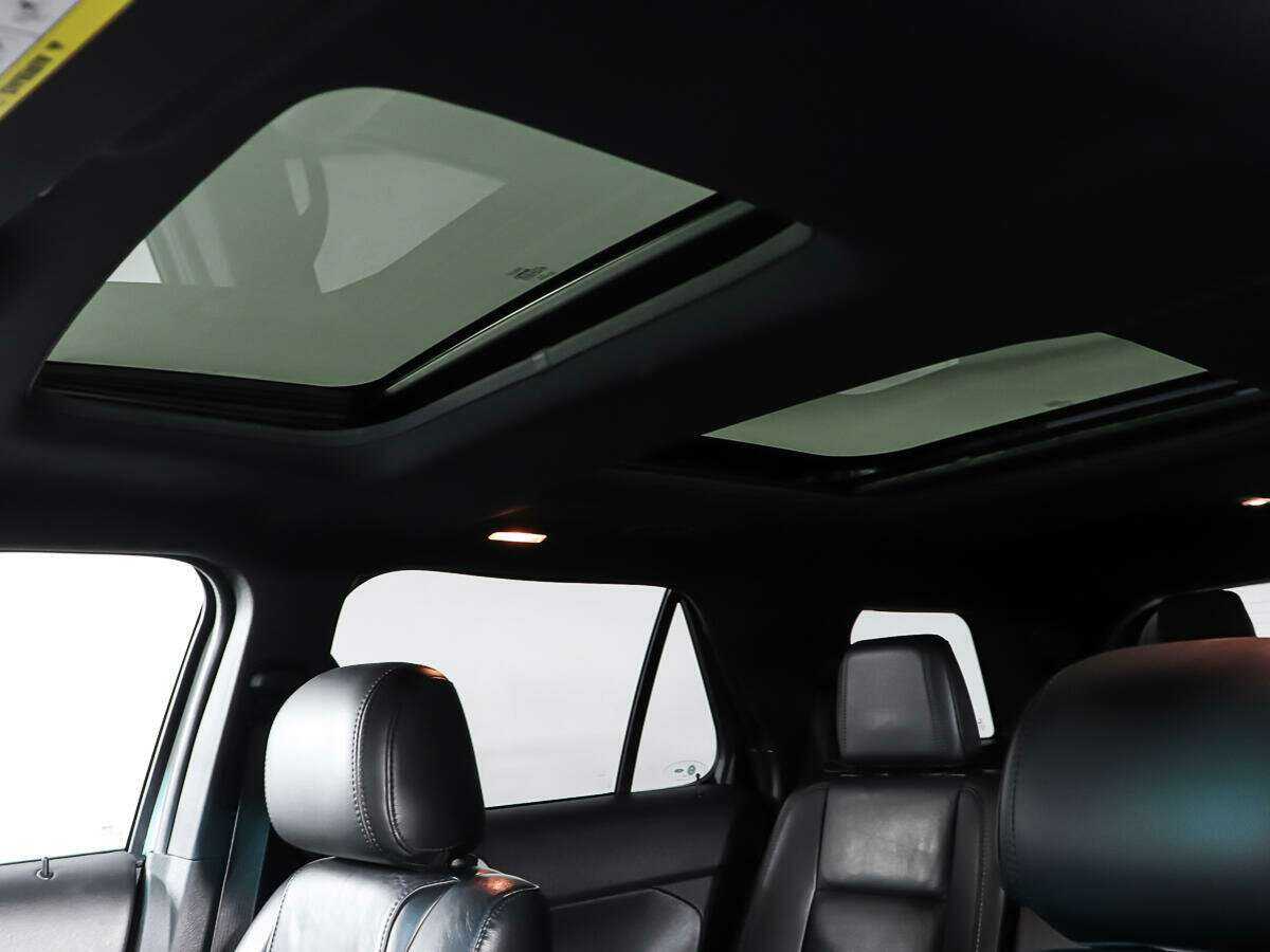 Ford Explorer с пробегом — 2012 год. Фото: #18