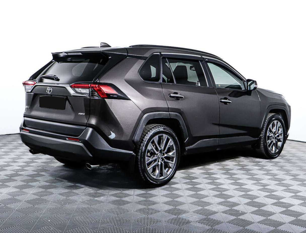 Toyota RAV4 с пробегом — 2019 год. Фото: #4