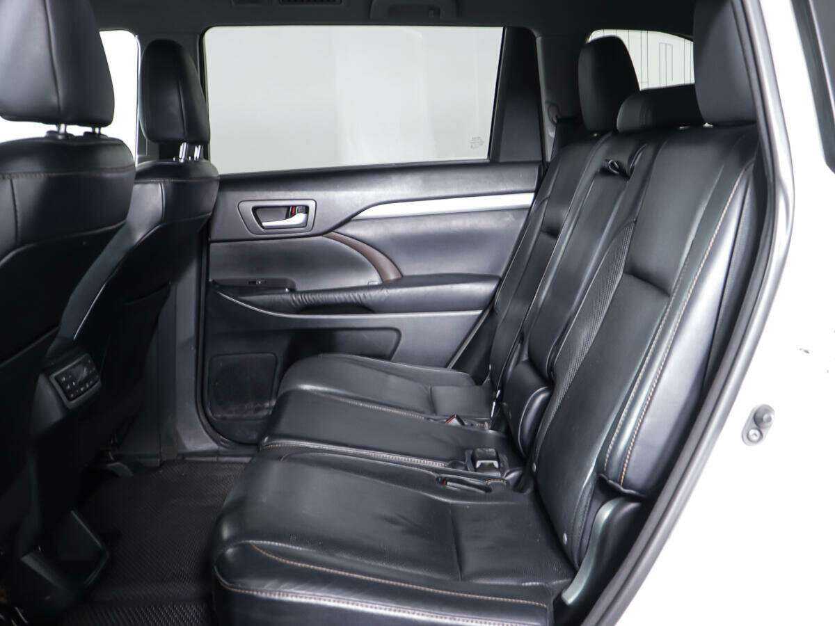 Toyota Highlander с пробегом — 2014 год. Фото: #9