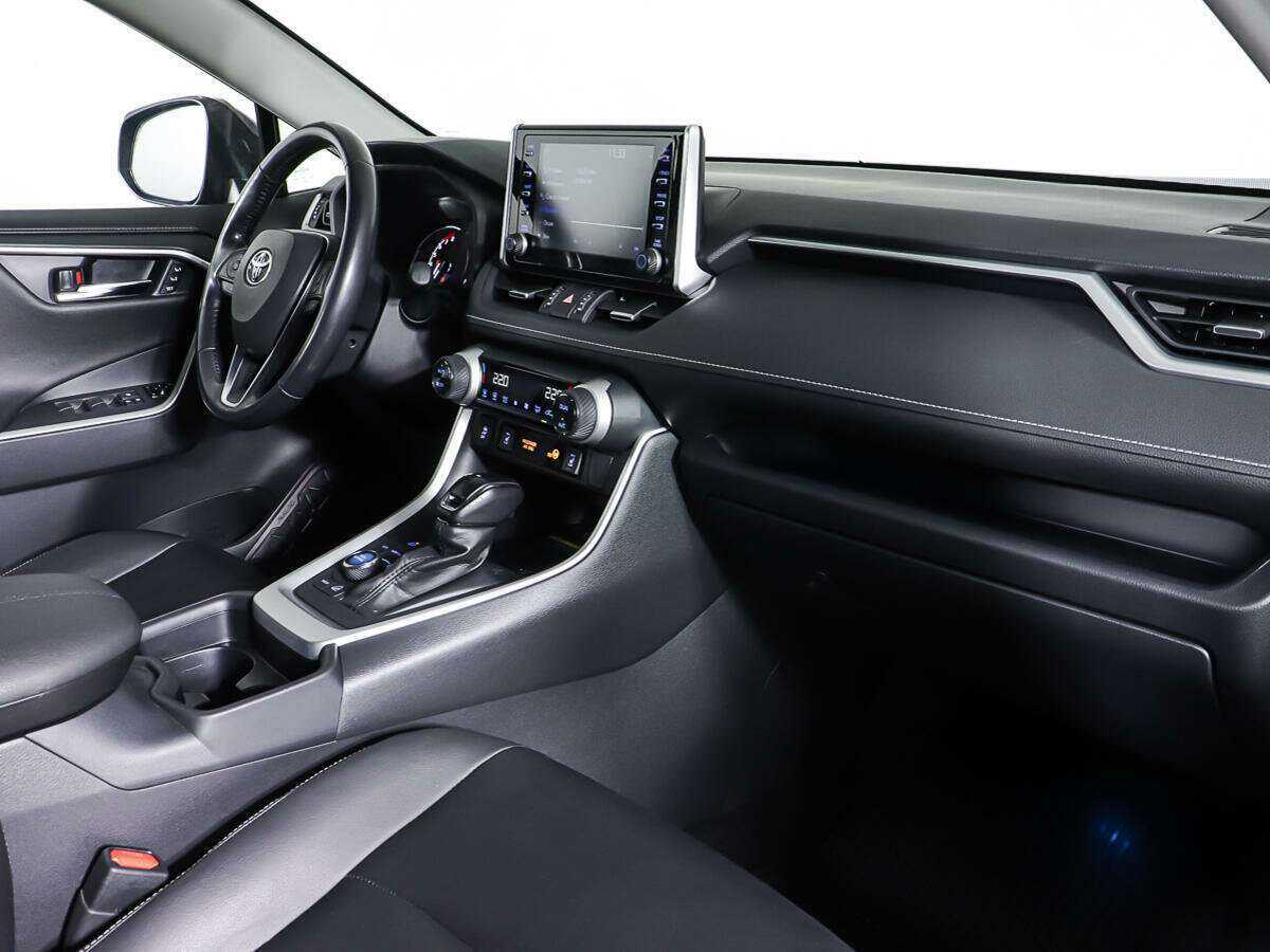 Toyota RAV4 с пробегом — 2019 год. Фото: #8