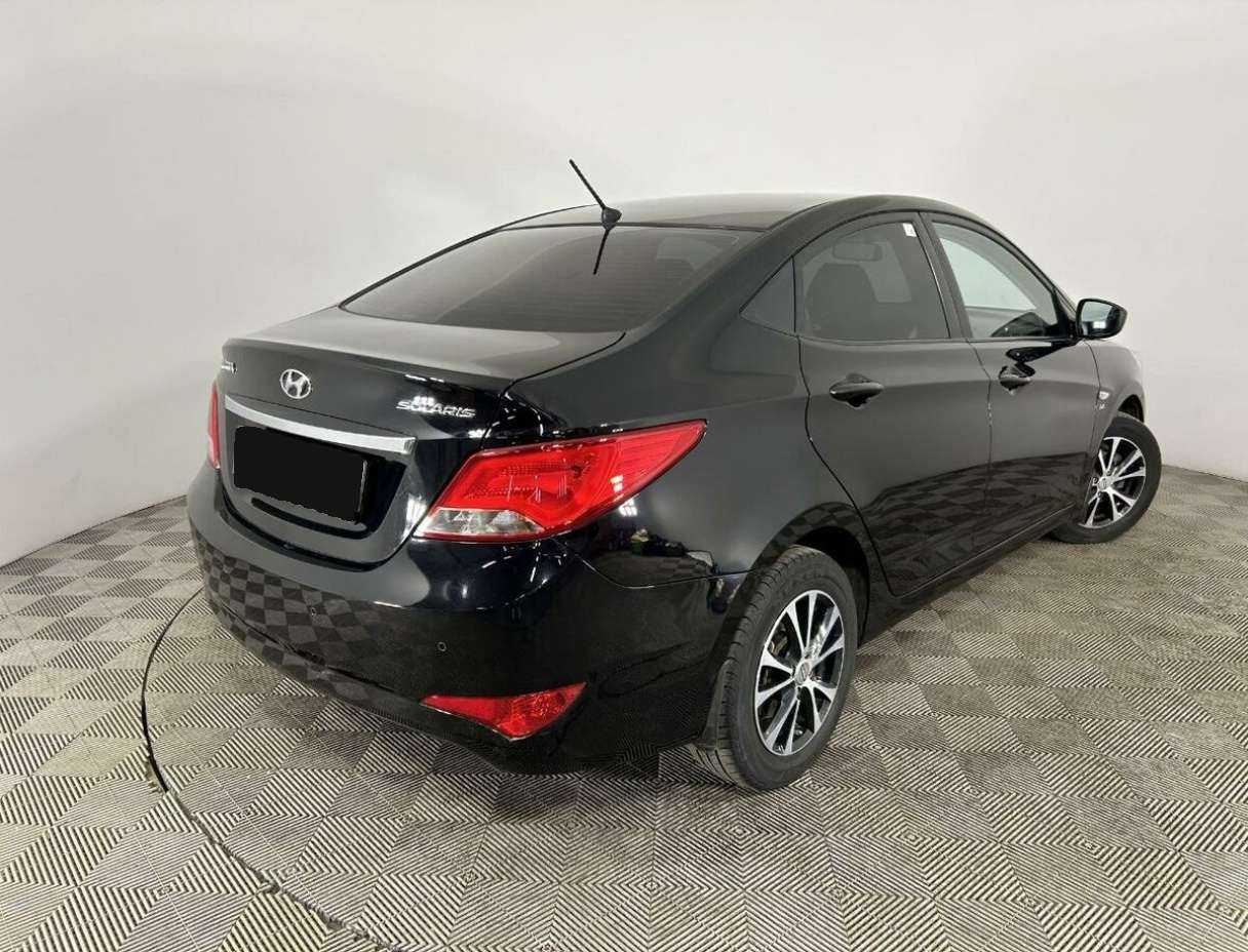 Hyundai Solaris с пробегом — 2015 год. Фото: #5