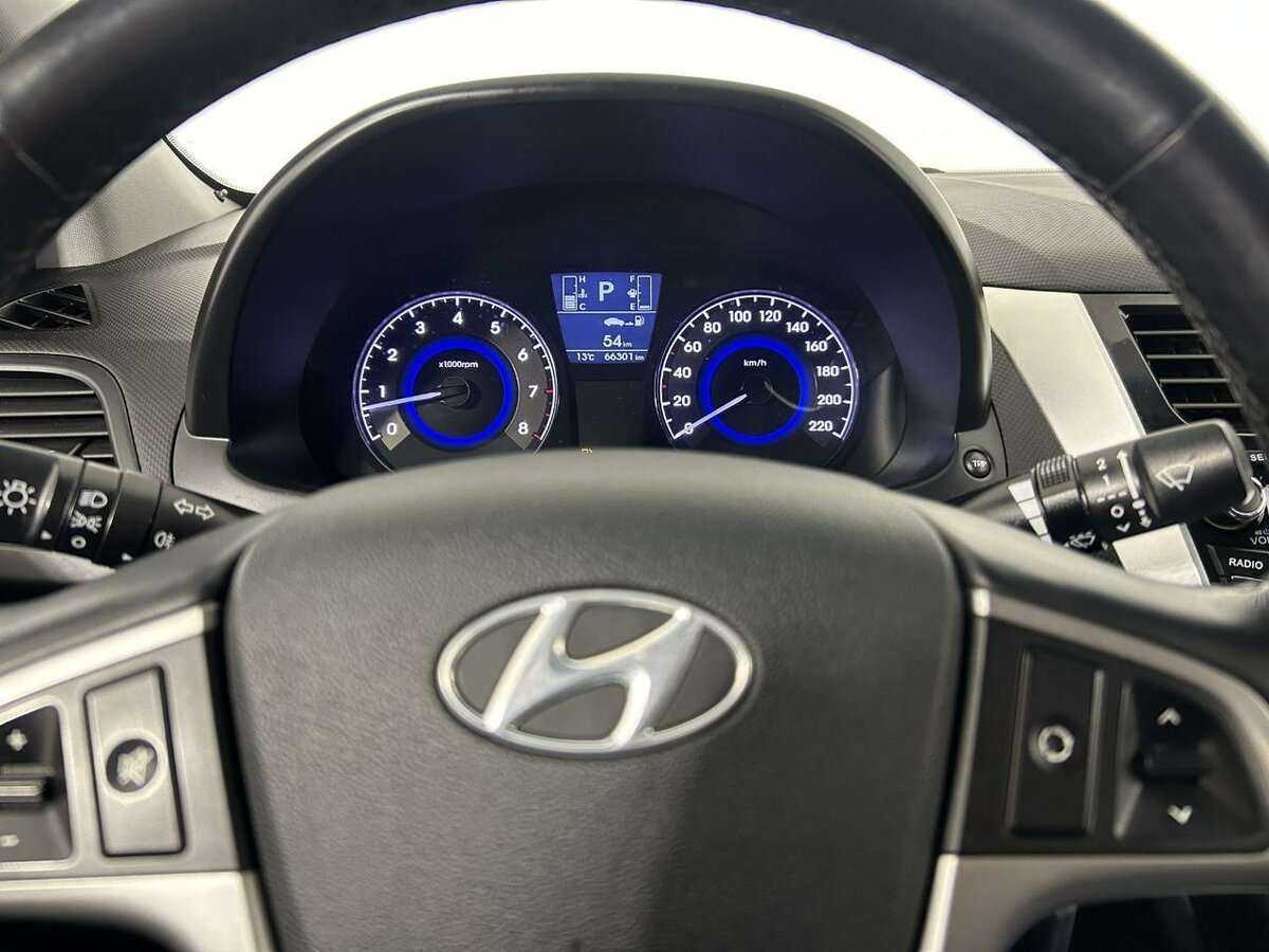 Hyundai Solaris с пробегом — 2015 год. Фото: #10