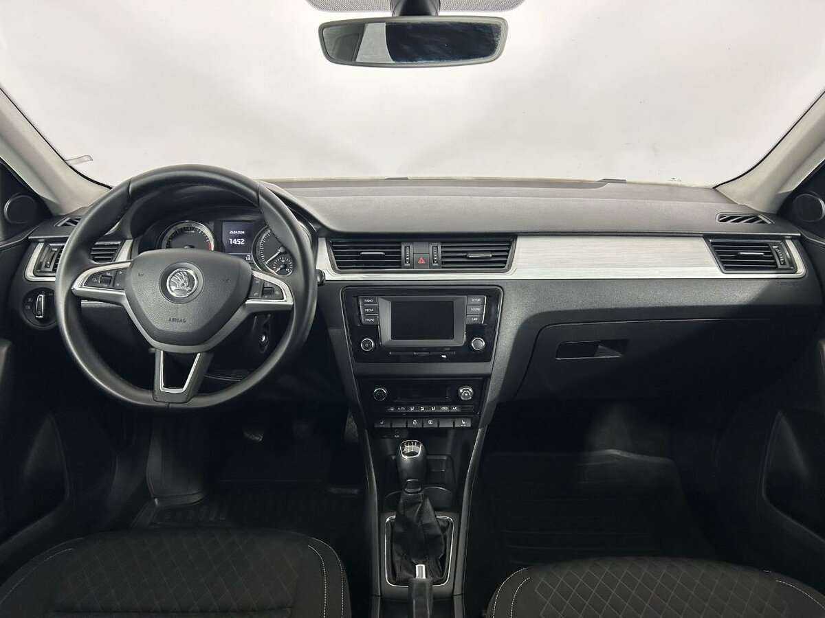 Skoda Rapid с пробегом — 2016 год. Фото: #6