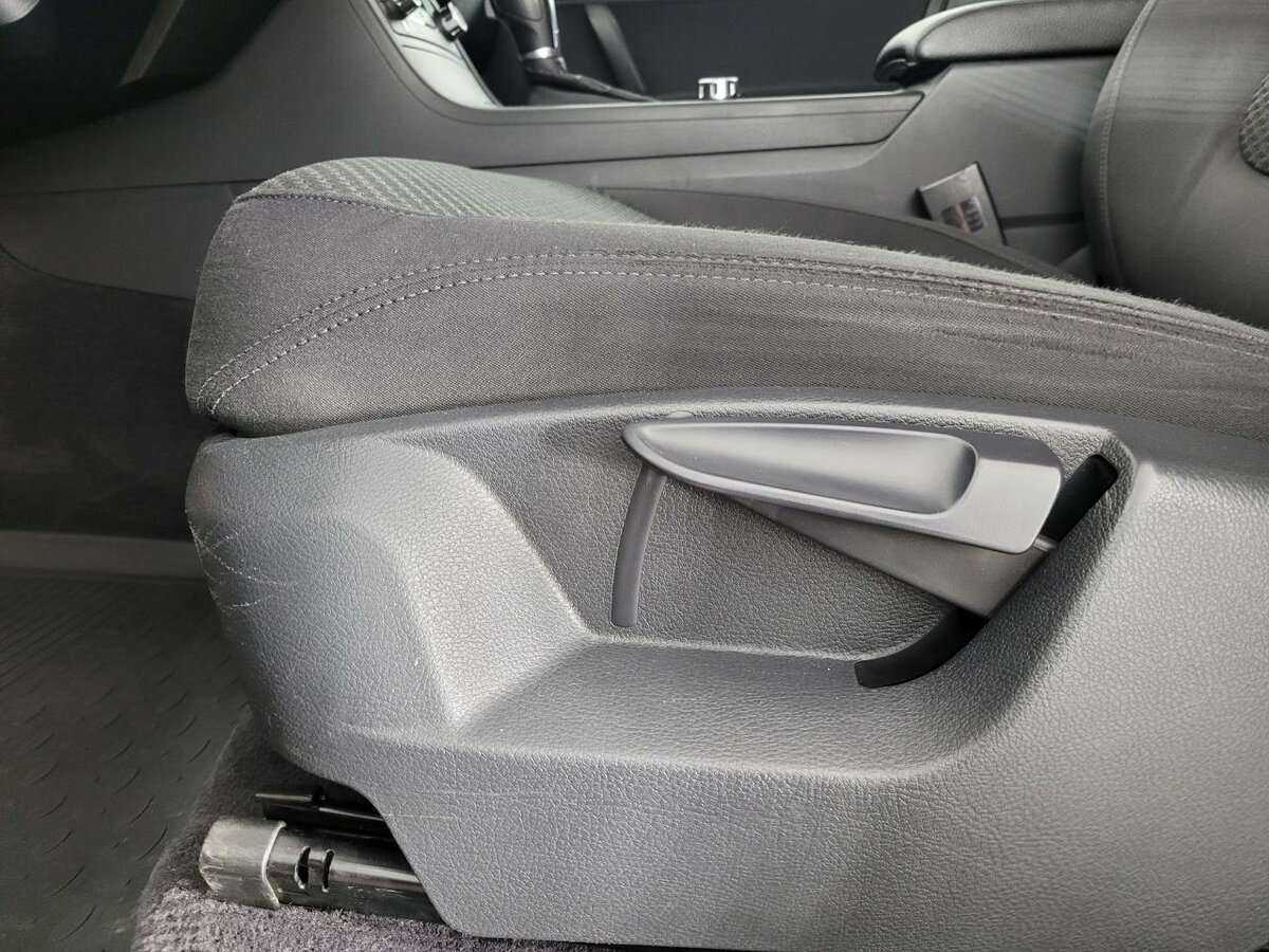 Volkswagen Touareg с пробегом — 2012 год. Фото: #9