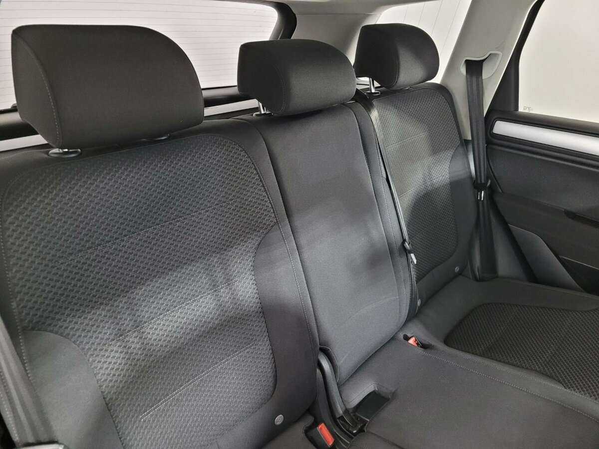 Volkswagen Touareg с пробегом — 2012 год. Фото: #14