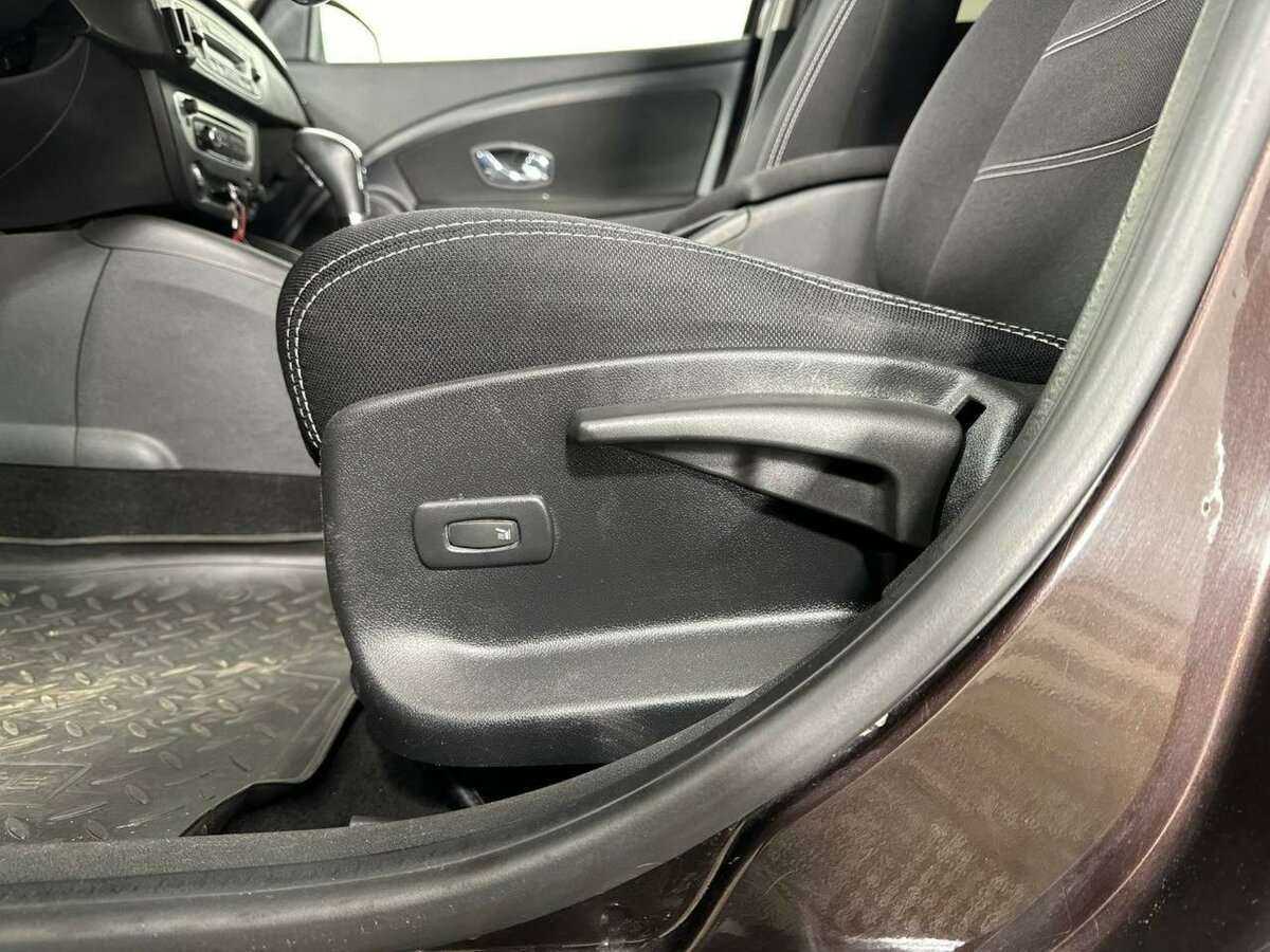 Renault Fluence с пробегом — 2014 год. Фото: #9