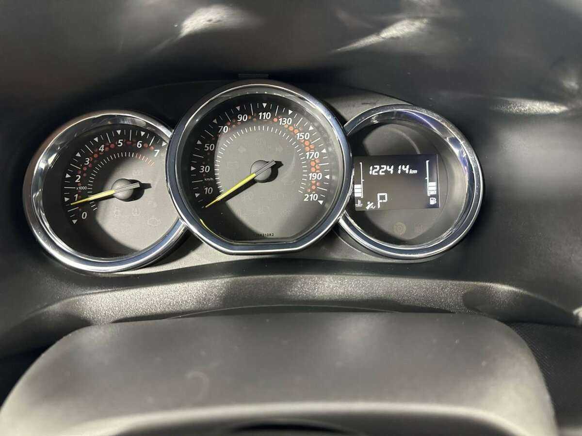 Renault Sandero с пробегом — 2019 год. Фото: #10